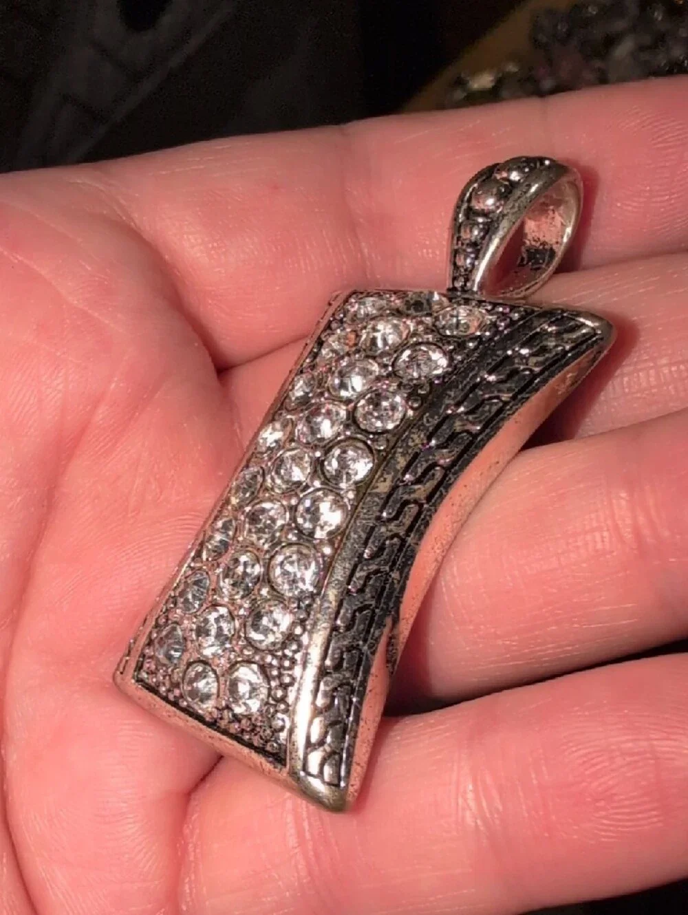 ❤️‍🔥10/$10❤️‍🔥 Silver Faux Crystal Pavé Pendant Necklace - Picture 3 of 6